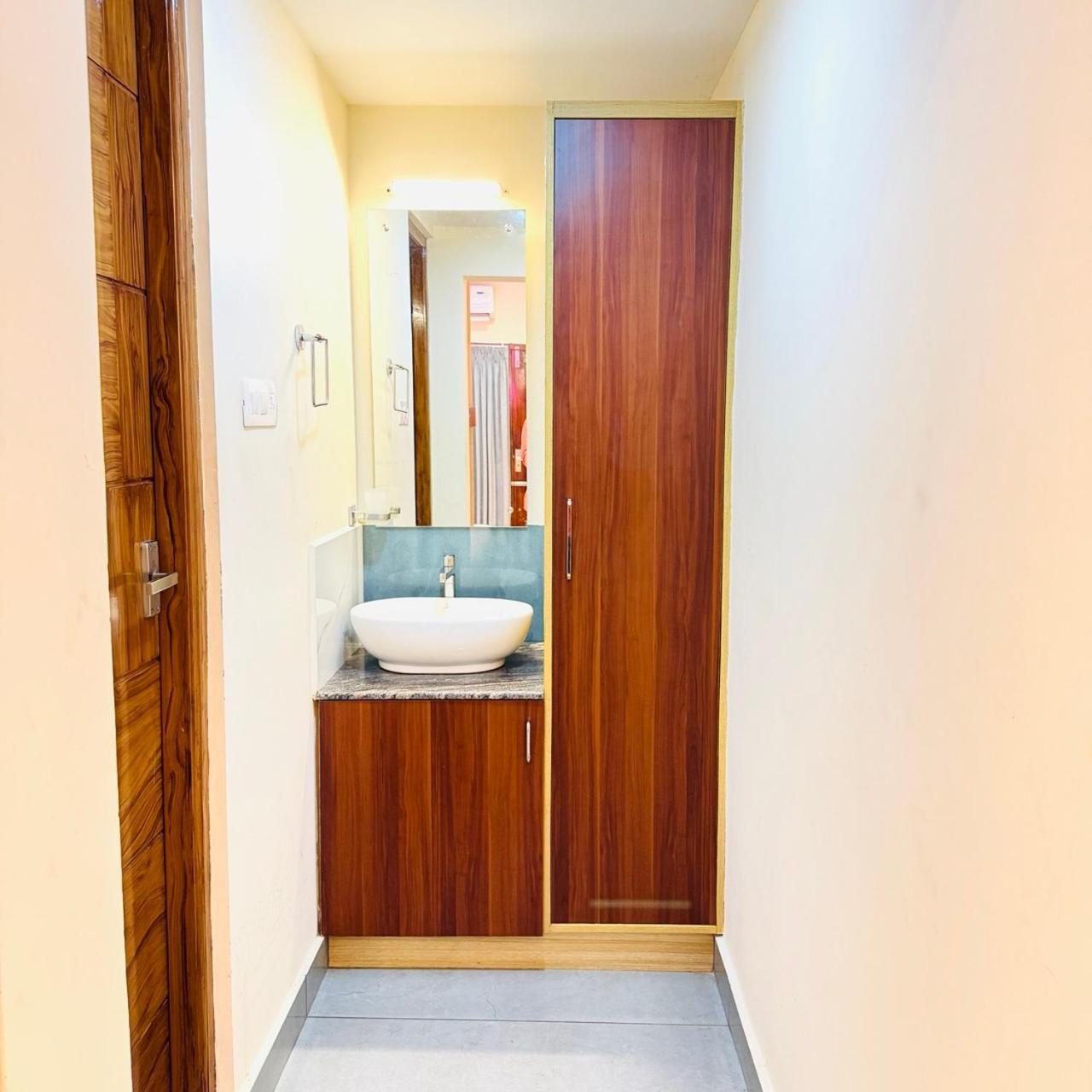 Krishnakripa Premium Residency Otel Kochi Dış mekan fotoğraf